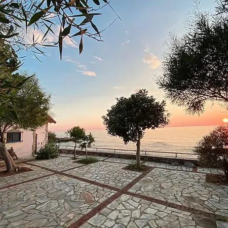 Seafront Isolated Unique House * ألانيا