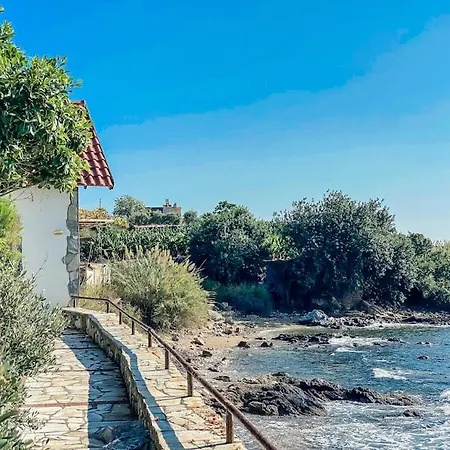 Holiday home Seafront Isolated Unique House *