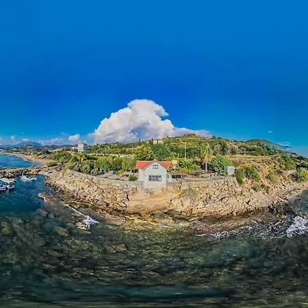 Feriehus Seafront Isolated Unique House Alanya
