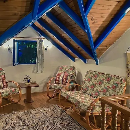 Seafront Isolated Unique House بيت للعطل *