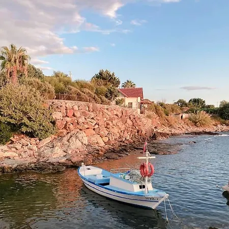 Seafront Isolated Unique House * ألانيا