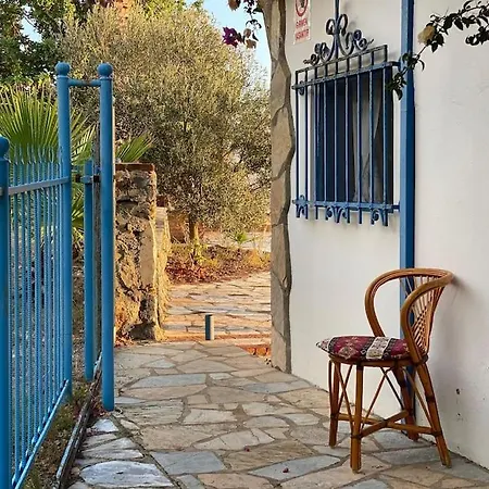 Vakantiehuis Seafront Isolated Unique House Alanya